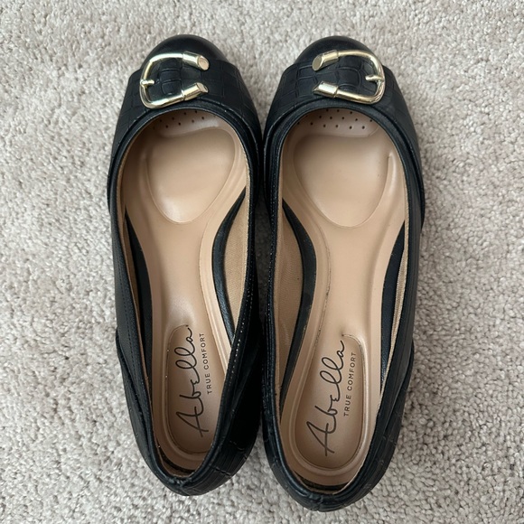 Abella true comfort flats size 8.5 - Picture 2 of 5